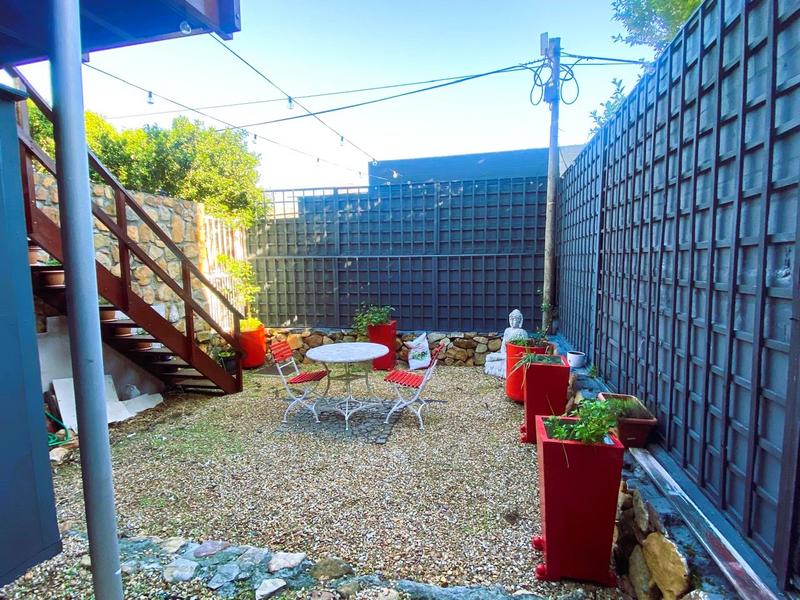 To Let 2 Bedroom Property for Rent in Vredehoek Western Cape